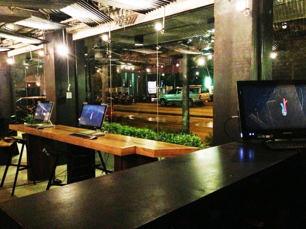 Thrive The Hostel : Patpong By The Belle Банкок Екстериор снимка